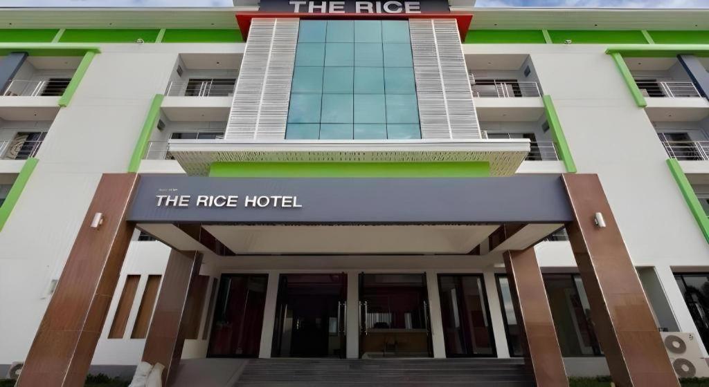 The Rice Hotel Roi Et Exterior foto