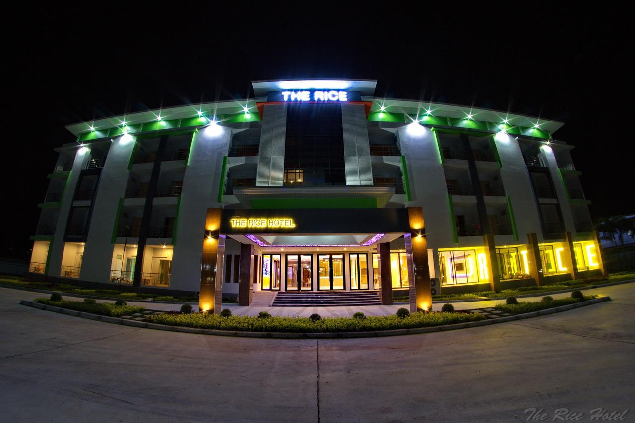 The Rice Hotel Roi Et Exterior foto